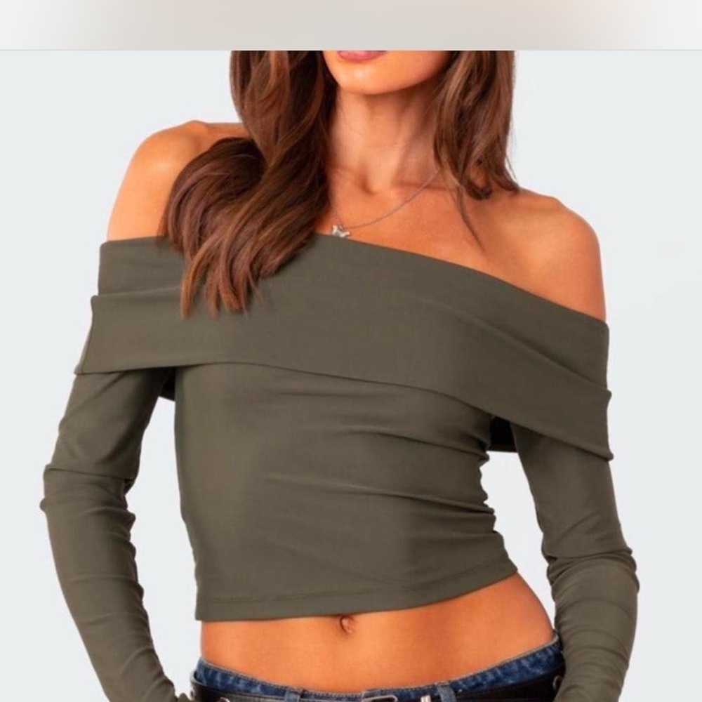 Realisation Par Green Off-Shoulder Crop Top